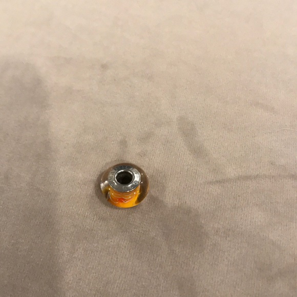 Chamilia Orange glass bead - Picture 3 of 4